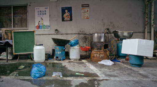 Odd and end on the side of the street, a standard mark in a second-line Chinese town. 