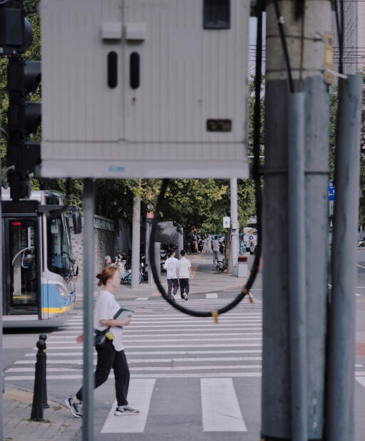 Inspired by Alex Webb, I attempted some complex compositions, but there's still room for improvement.  